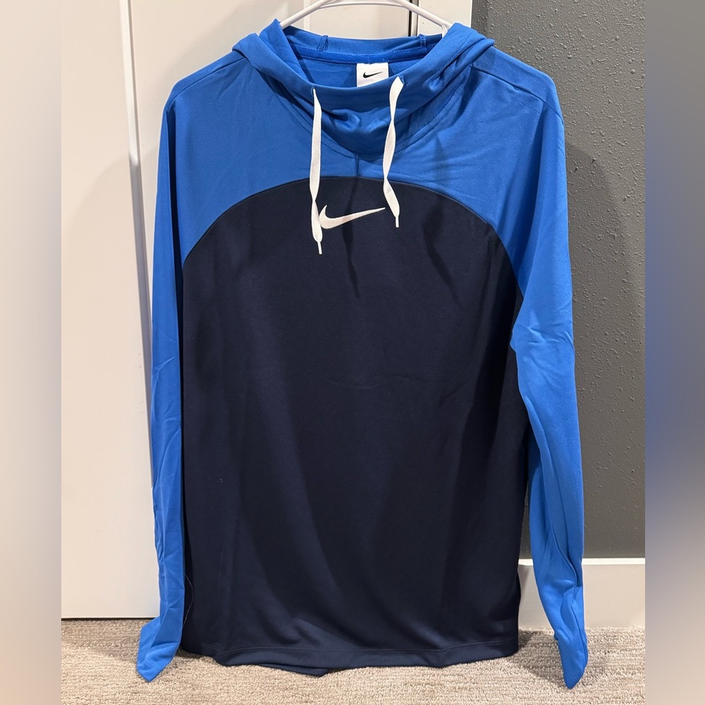 Nike Men’s Dri Fit Blue and Navy Hoodie Large New